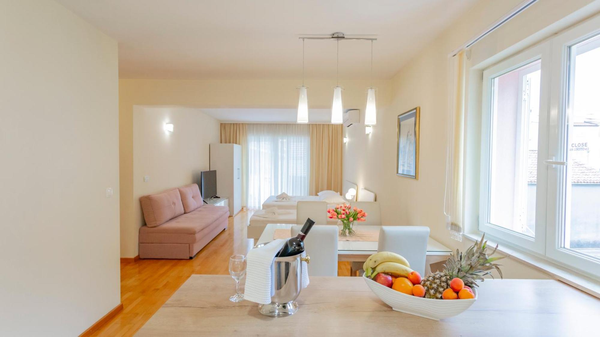 Baska Voda Apartments - Steps From The Beach, Free Parking, Central Location Luaran gambar