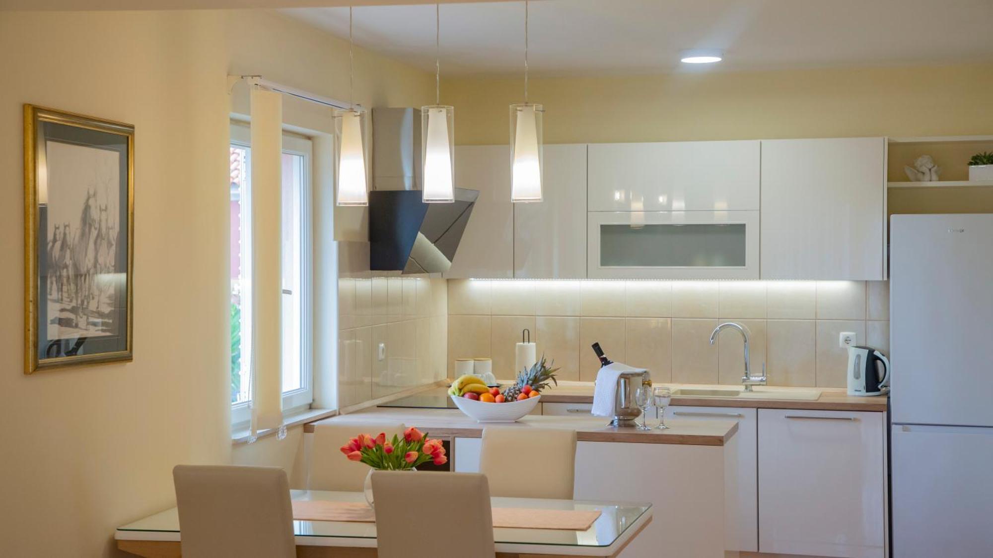 Baska Voda Apartments - Steps From The Beach, Free Parking, Central Location Luaran gambar