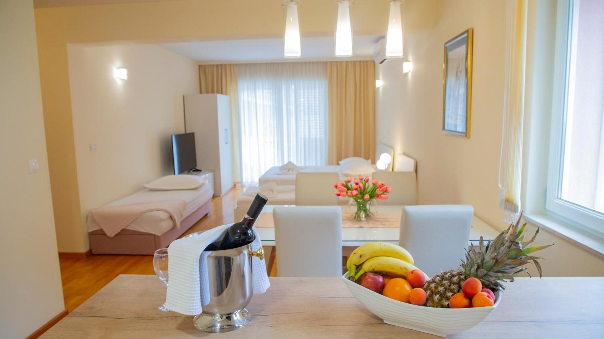 Baska Voda Apartments - Steps From The Beach, Free Parking, Central Location Luaran gambar