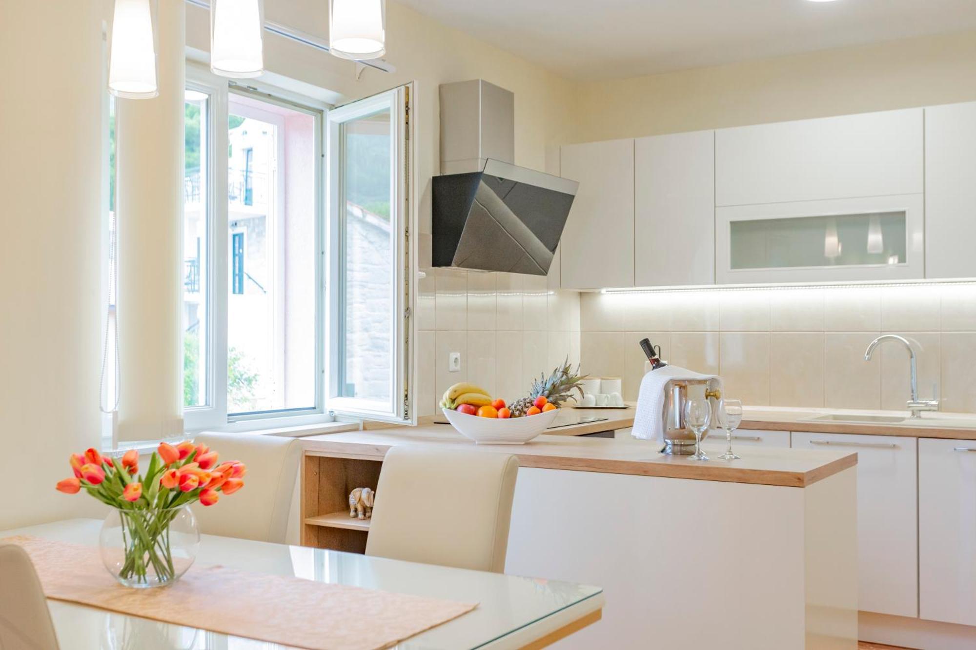 Baska Voda Apartments - Steps From The Beach, Free Parking, Central Location Luaran gambar