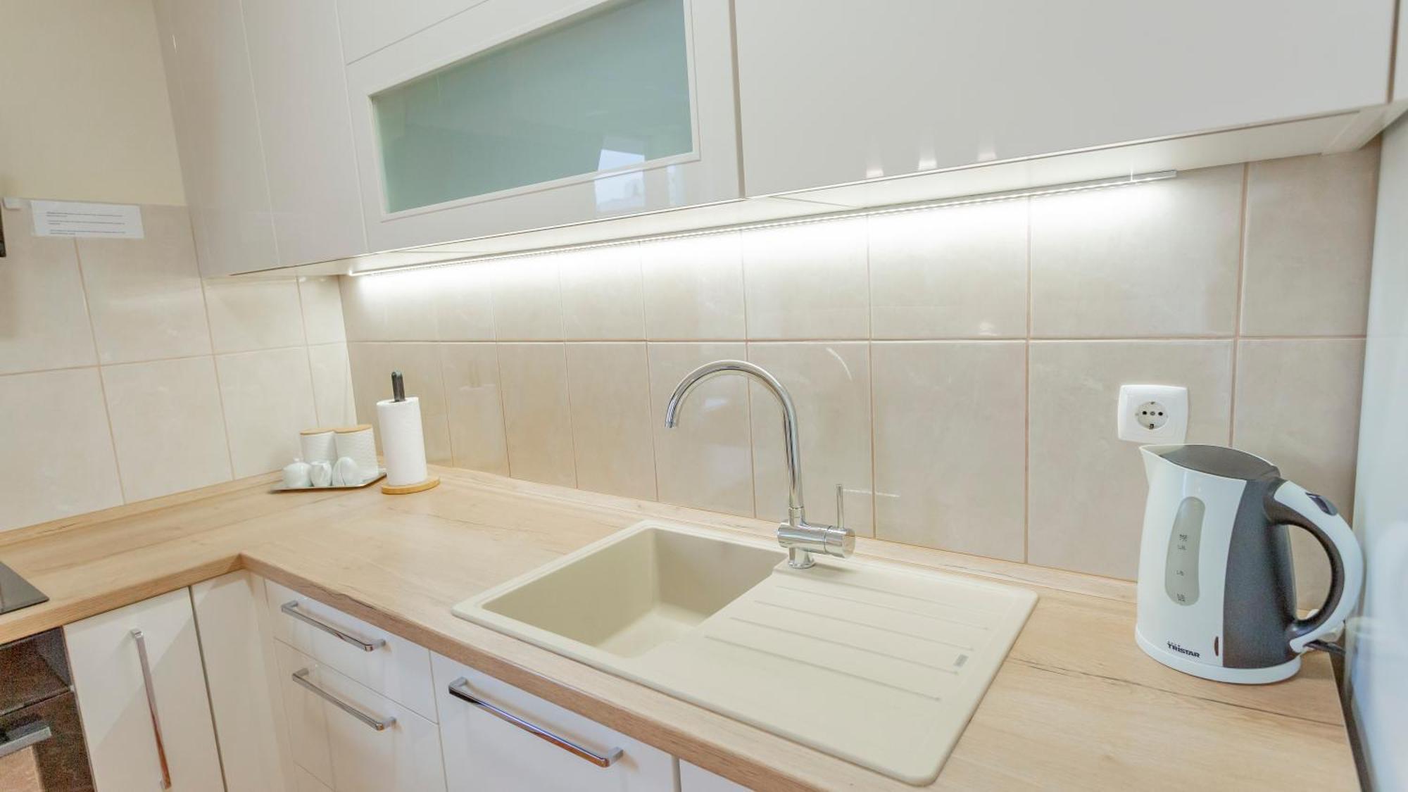 Baska Voda Apartments - Steps From The Beach, Free Parking, Central Location Luaran gambar
