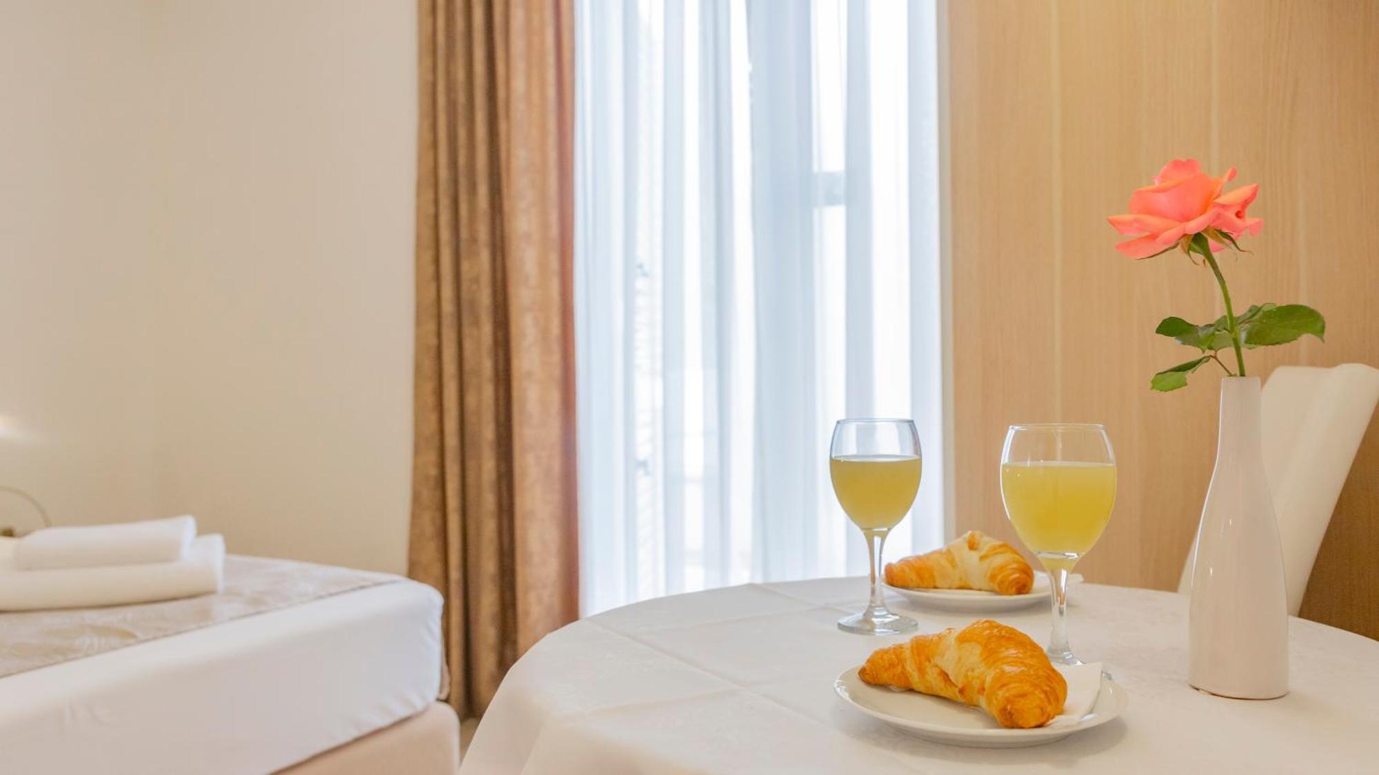 Baska Voda Apartments - Steps From The Beach, Free Parking, Central Location Luaran gambar