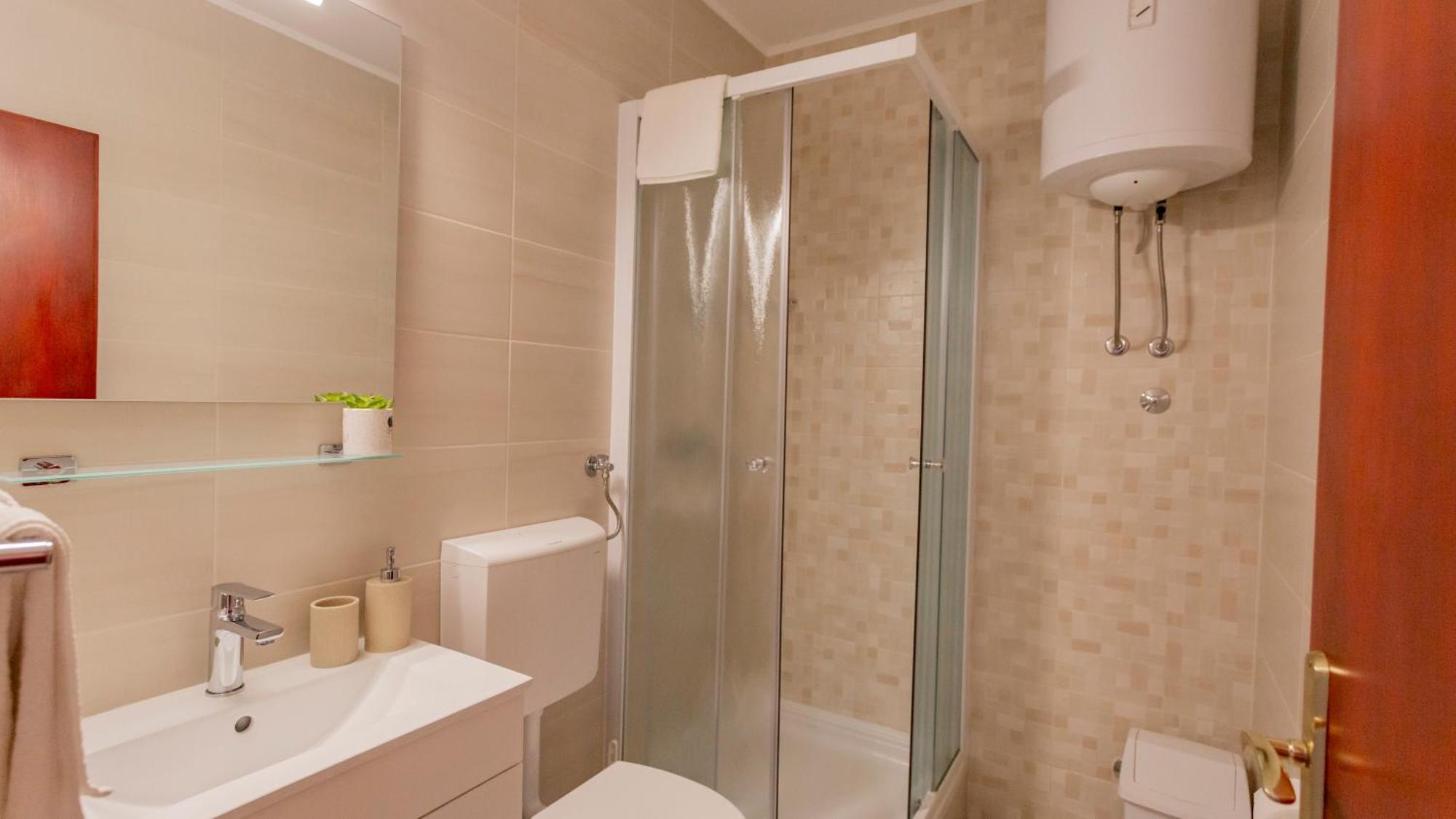 Baska Voda Apartments - Steps From The Beach, Free Parking, Central Location Luaran gambar