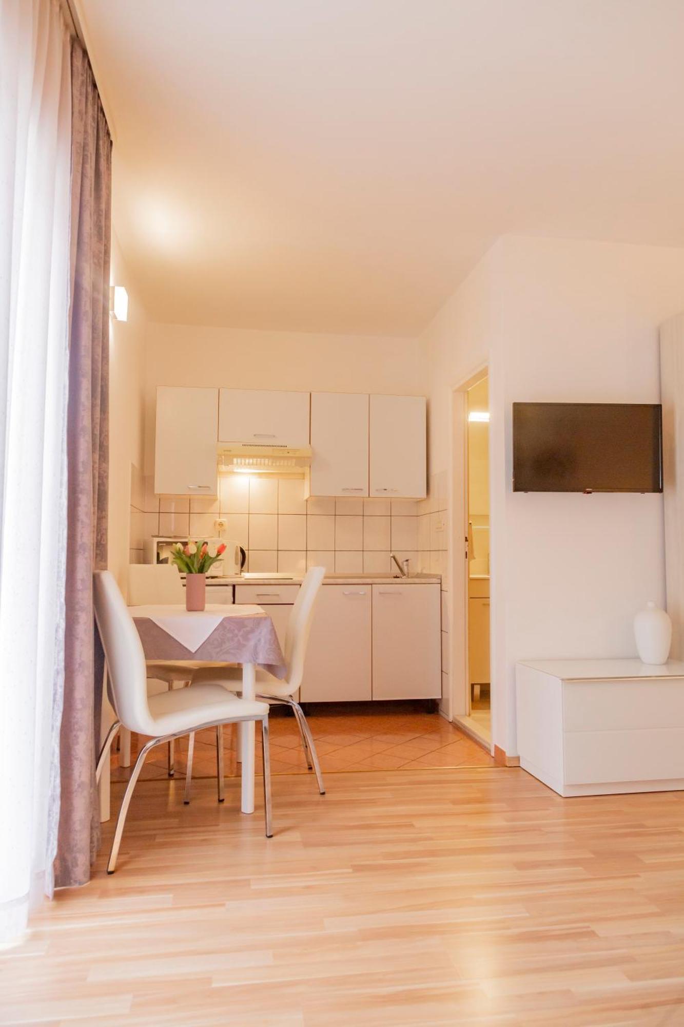 Baska Voda Apartments - Steps From The Beach, Free Parking, Central Location Luaran gambar