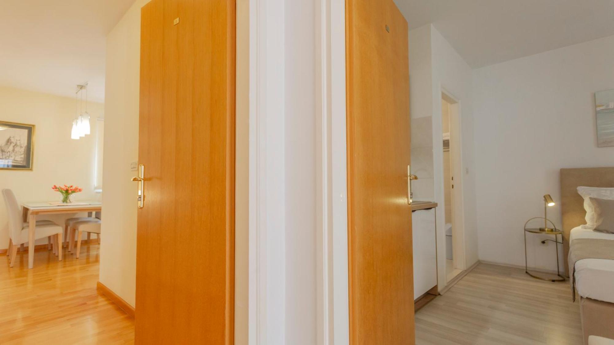 Baska Voda Apartments - Steps From The Beach, Free Parking, Central Location Luaran gambar